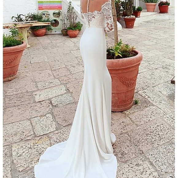 Wedding Dress - Picture 1 of 10